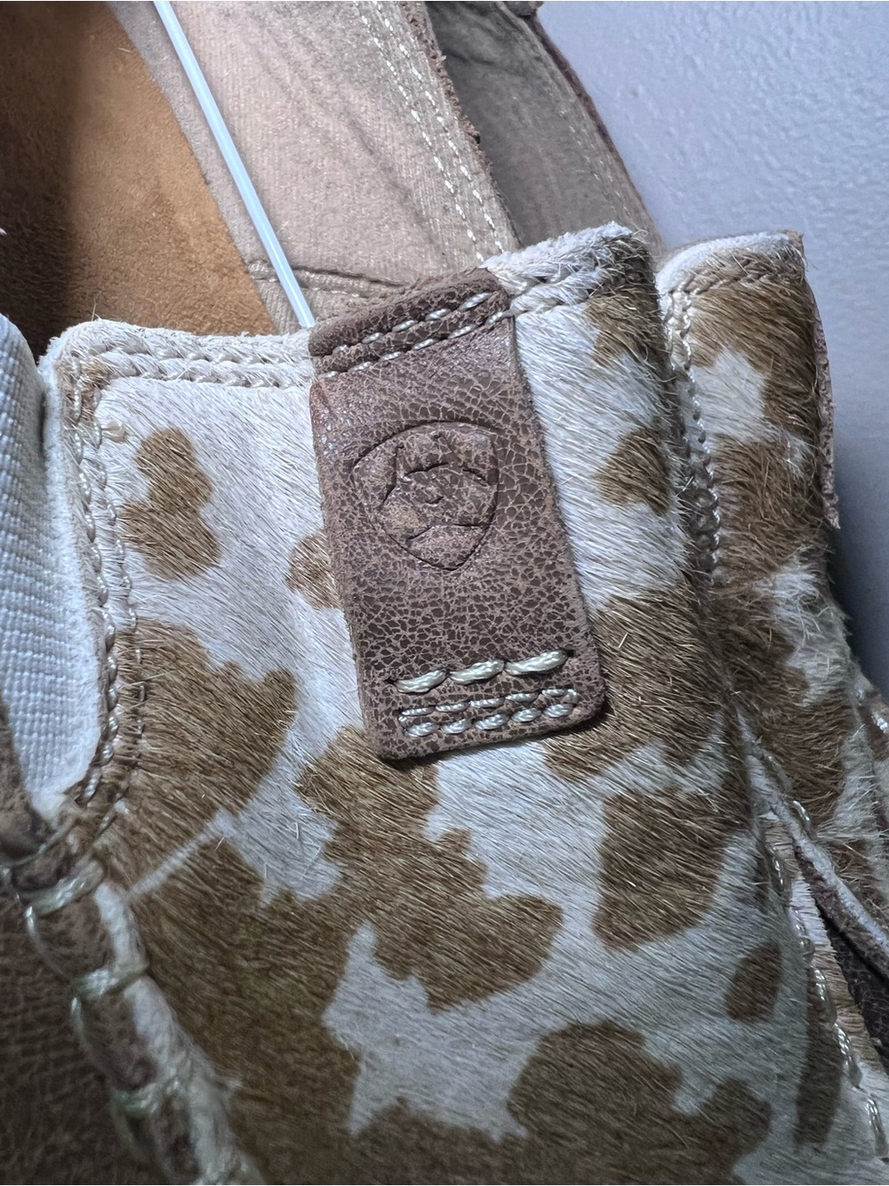 Ariat Women’s Cruiser Cow Print Hair-On Shoes Adobe NWOT Size 9B moccasin - Picture 5 of 9